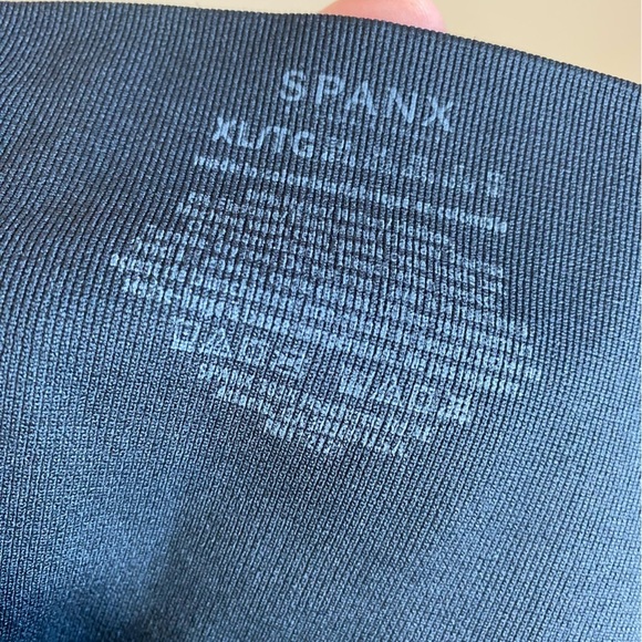 Spanx Look at Me Now Seamless Leggings - Picture 5 of 5